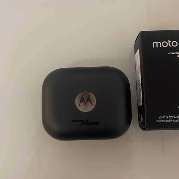 Moto Buds Sound by Bose New - Picture 2 of 5